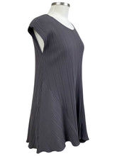 Load image into Gallery viewer, Fenini PLEAT TUNIC TOP
