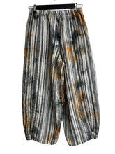 Load image into Gallery viewer, Cynthia Ashby LINEN STRIPE PANT
