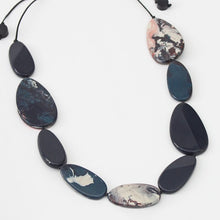 Load image into Gallery viewer, Sylca MARBLE HOLLY NECKLACE
