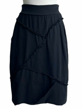 Load image into Gallery viewer, Cynthia Ashby VERA SEAM SHORT SKIRT
