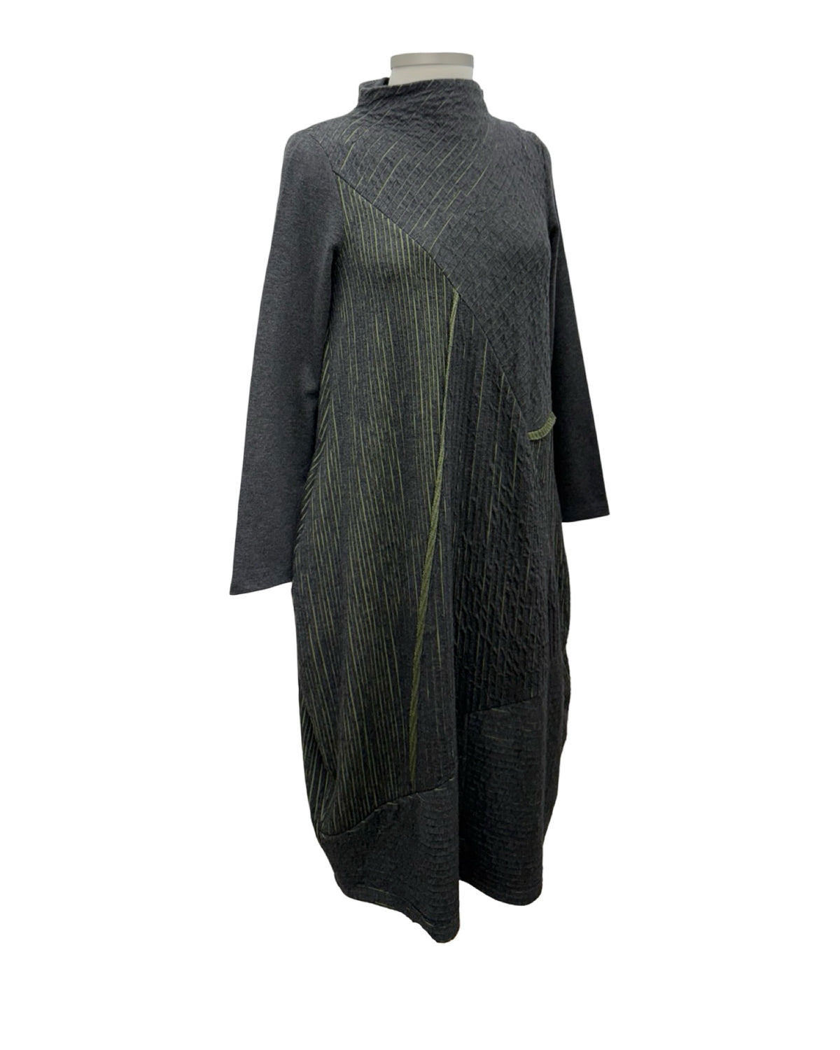 Ozai n Ku LONGSLEEVE PIECED DRESS