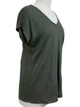 Load image into Gallery viewer, Suzy D London LINEN JERSEY SHORT SLEEVE V NECK TEE
