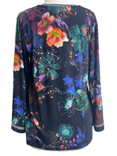 Load image into Gallery viewer, Johnny Was V NECK KIMONO SLEEVE TEE JANIE
