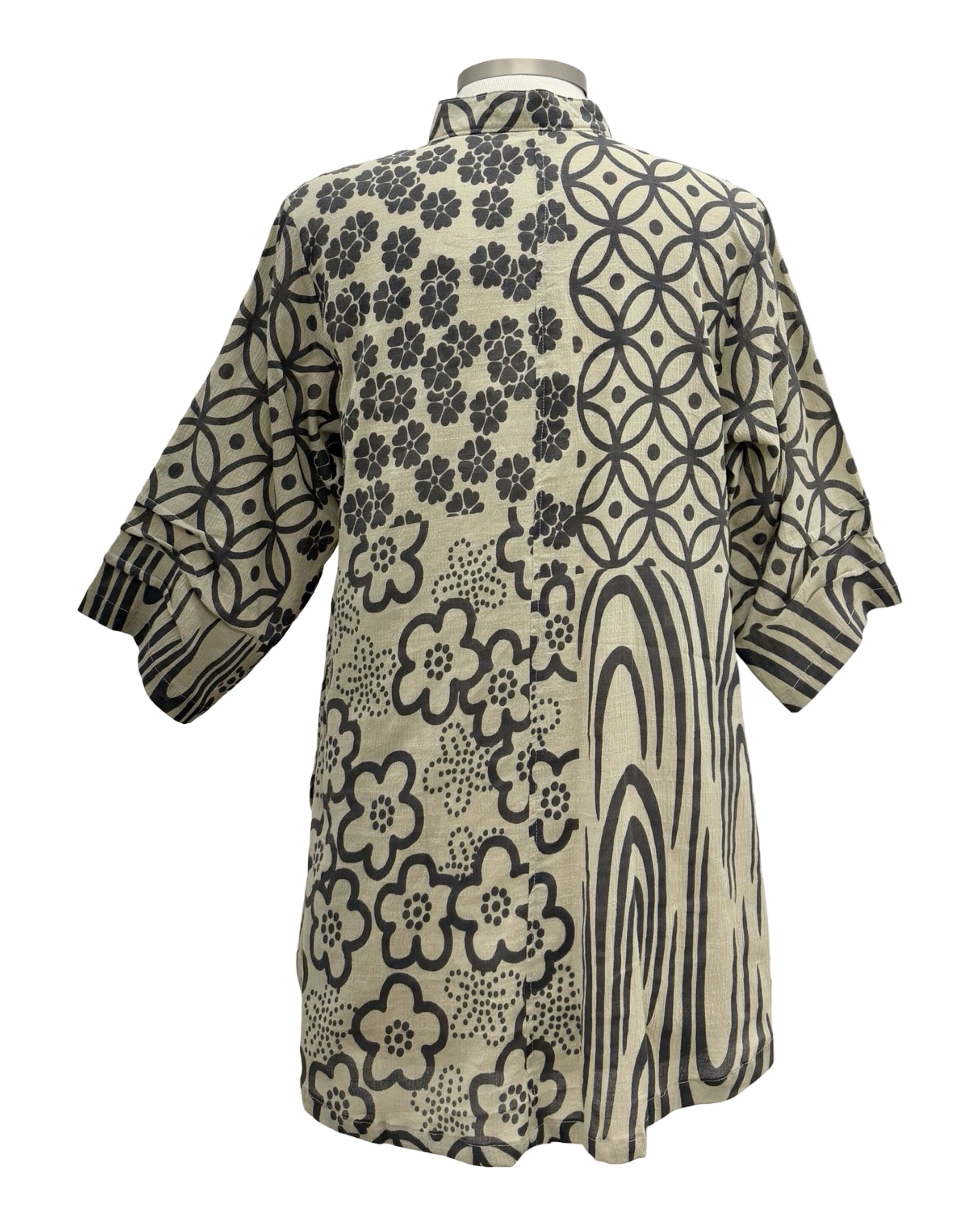 Yasuko BUTTON DOWN TUCK SLEEVE BLOUSE