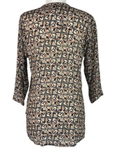 Load image into Gallery viewer, APNY MANDARIN 3/4 SLEEVE BLOUSE
