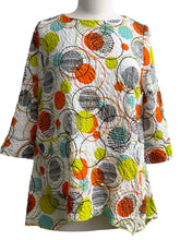 Load image into Gallery viewer, Moonlight 3/4 SLEEVE PRINT BLOUSE
