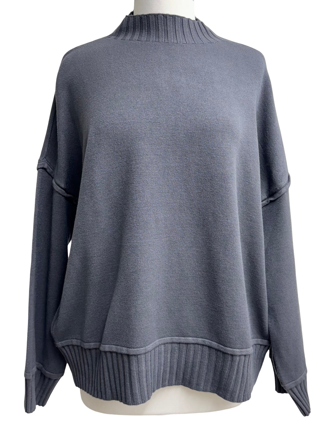 Suzy D London RIBBED TURTLENECK CUFF HEM SWEATER