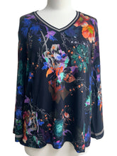 Load image into Gallery viewer, Johnny Was V NECK KIMONO SLEEVE TEE JANIE
