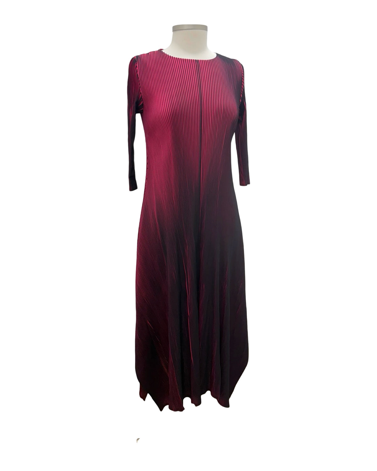 Vanite 3/4 SLEEVE PLEAT OMBRE DRESS