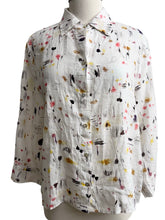 Load image into Gallery viewer, Cut Loose LINEN GRAPHIC FLORAL CROP SHIRT
