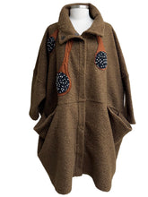 Load image into Gallery viewer, Kaziuki BOUCLE APPLIQUE JACKET
