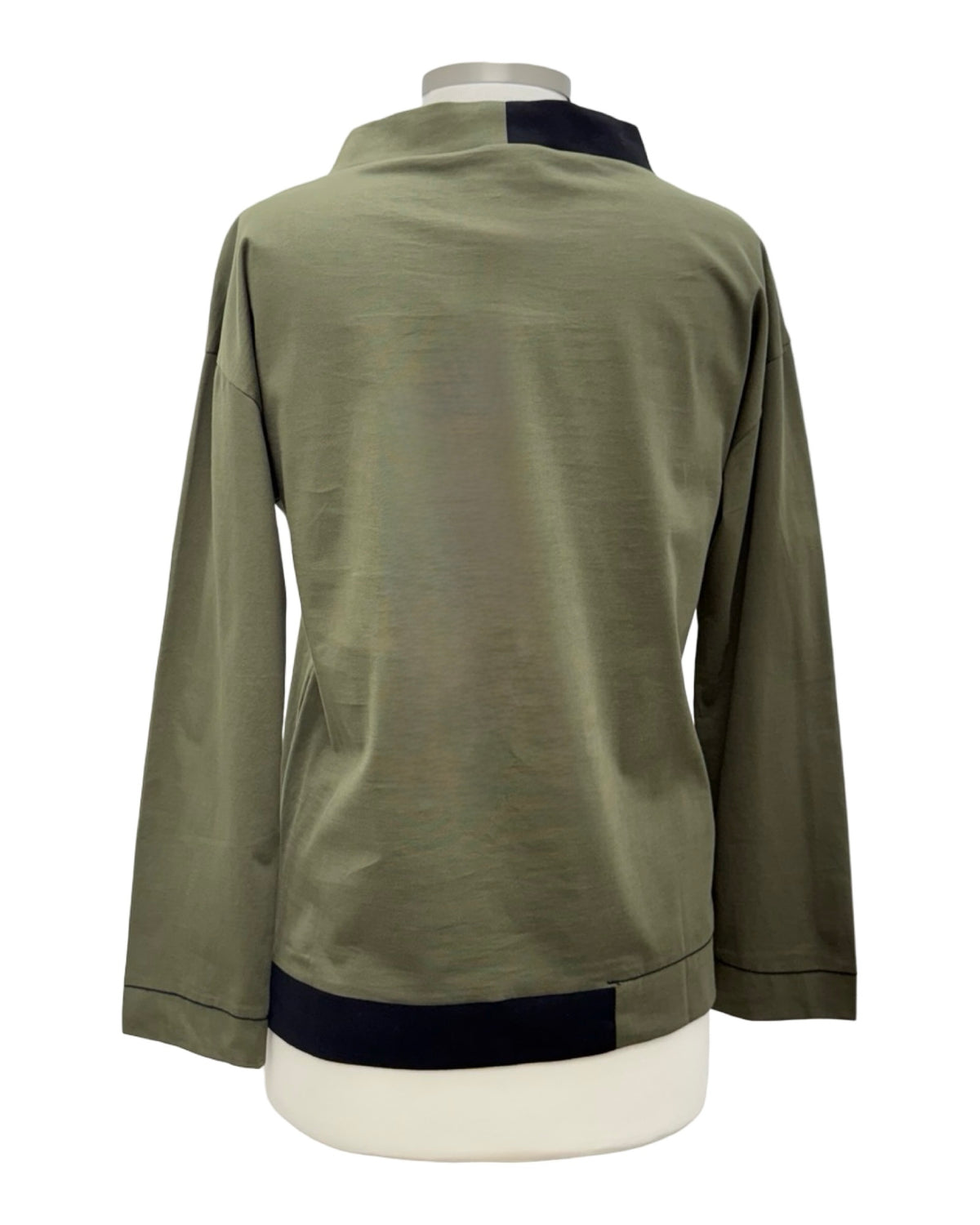 Ozai N Ku LONGSLEEVE GRAPHIC TOP