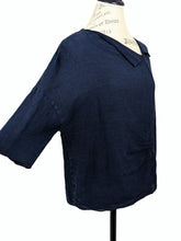 Load image into Gallery viewer, Fenini LINEN PLEAT BLOUSE
