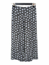 Load image into Gallery viewer, Fenini FLAT FRONT CROP DOT PANT
