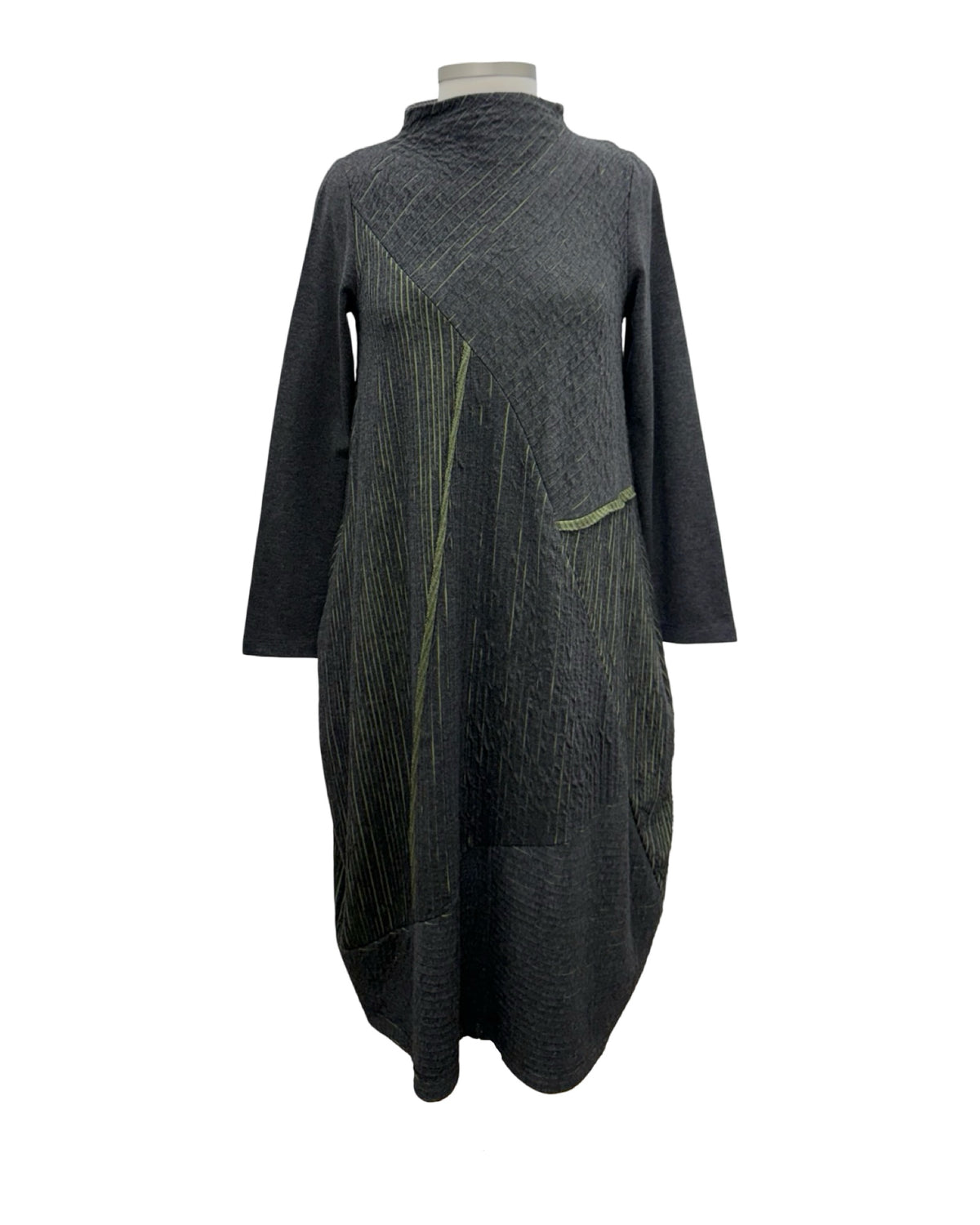 Ozai n Ku LONGSLEEVE PIECED DRESS