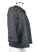 Load image into Gallery viewer, Niche LEAF TWIN BUTTON BLOUSE
