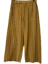 Load image into Gallery viewer, Cut Loose PINSTRIPE LINEN EASY CROP PANT
