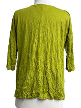 Load image into Gallery viewer, Chalet CRINKLE 3/4 SLEEVE TOP
