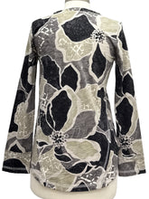 Load image into Gallery viewer, Escape by Habitat V NECK FLORAL TOP COTTON SLUB
