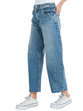 Load image into Gallery viewer, Just Black Denim BARREL JEAN WITH SEAMS
