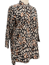 Load image into Gallery viewer, Habitat HIDDEN PLACKET BLOUSE
