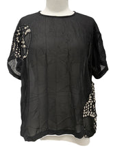 Load image into Gallery viewer, Alembika SHORT SLEEVE APPLIQUE TOP
