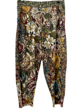 Load image into Gallery viewer, Market of Stars LOVE WILD CROP PANT
