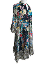 Load image into Gallery viewer, Shana RUFFLE BOTTOM  PRINT COLLAR DRESS
