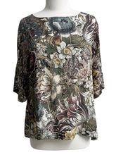 Load image into Gallery viewer, Market of Stars LOVE WILD FLORAL TUNIC TOP
