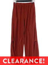 Load image into Gallery viewer, Cut Loose LINEN JERSEY TUCK PANT - ORIGINALLY $110
