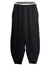 Load image into Gallery viewer, Inoah LANTERN CROP PANT
