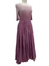 Load image into Gallery viewer, Vanité 3/4 SLEEVE PLEAT OMBRE DRESS
