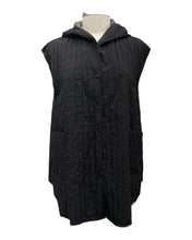 Load image into Gallery viewer, Three Potato SHORT HOOD VEST
