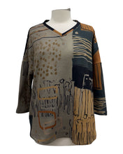 Load image into Gallery viewer, Three Potato V NECK BOXY TOP
