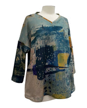 Load image into Gallery viewer, Three Potato V NECK BOXY TOP
