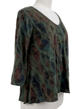 Load image into Gallery viewer, Prairie Cotton V NECK GODET BACK FEATHER TOP
