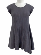 Load image into Gallery viewer, Fenini PLEAT TUNIC TOP
