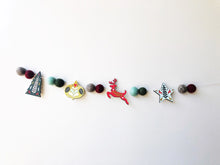 Load image into Gallery viewer, Woodsy Craft Co GARLAND VINTAGE CHRISTMAS
