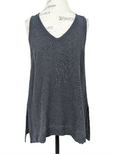 Load image into Gallery viewer, Cut Loose CROSSHATCH FLOWY V TANK
