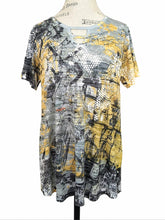 Load image into Gallery viewer, Inoah SHORT SLEEVE TUNIC GOLD NIGHT
