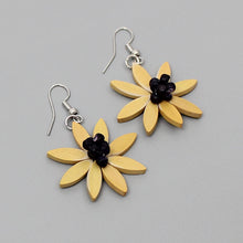 Load image into Gallery viewer, Sylca FLOWER EARRING AMAYA
